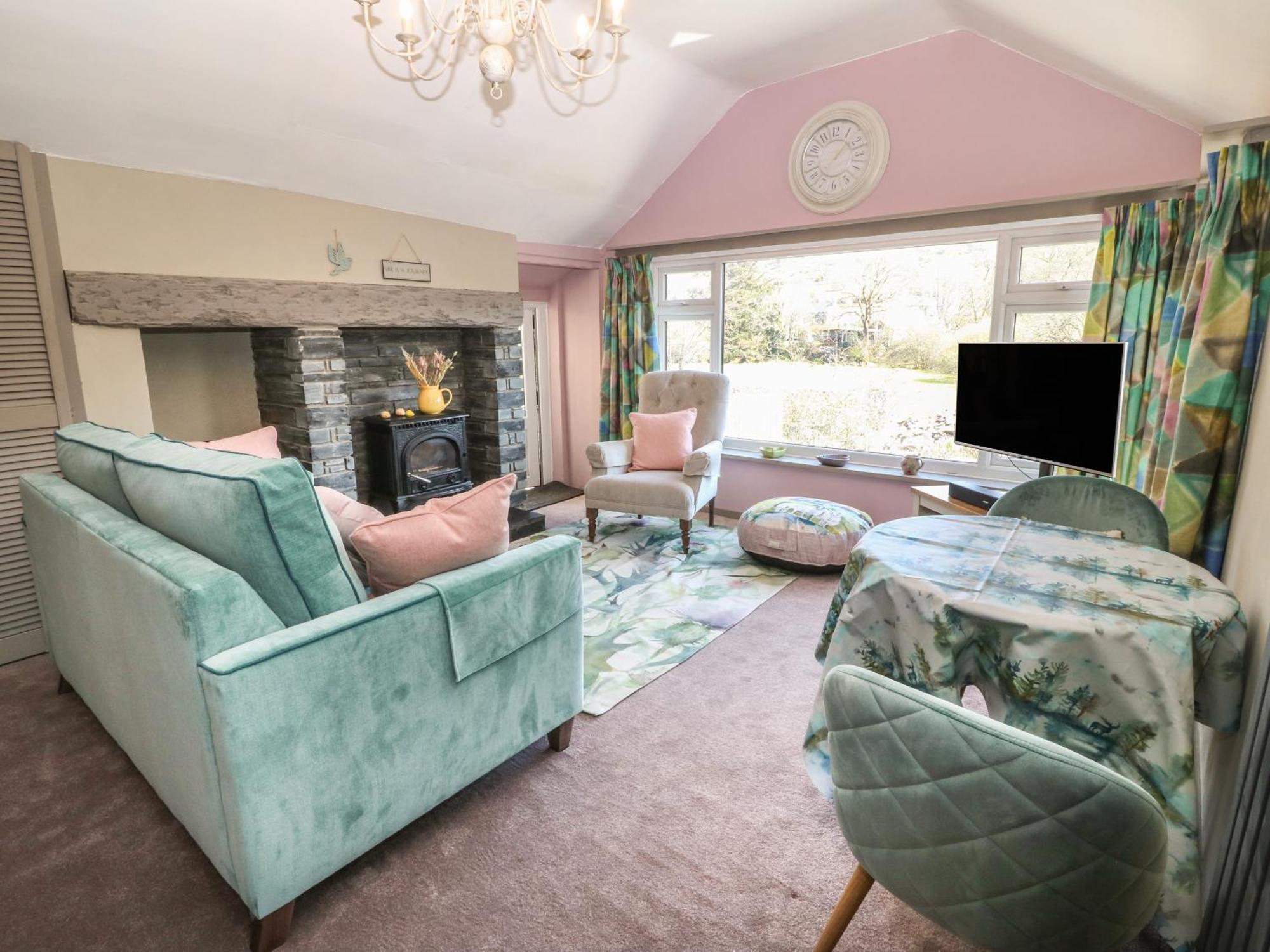White Roses Retreat Villa Betws-y-Coed Exterior photo